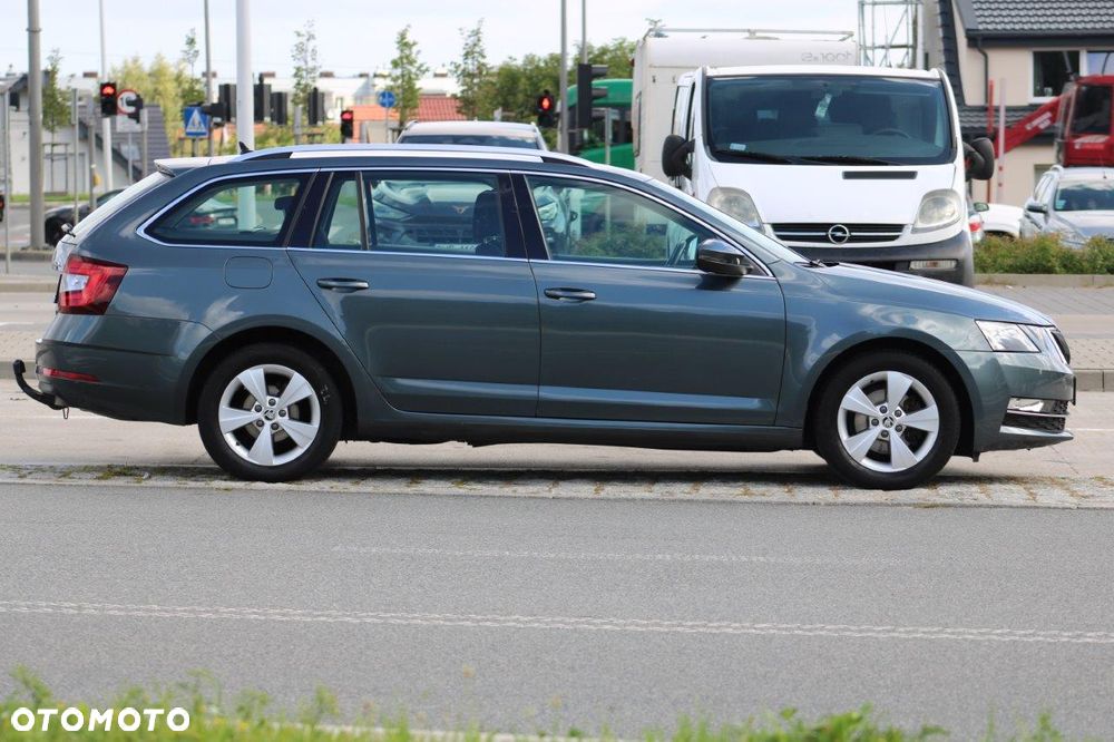 Skoda Octavia 2.0 TDI DSG Sport Edition - 11