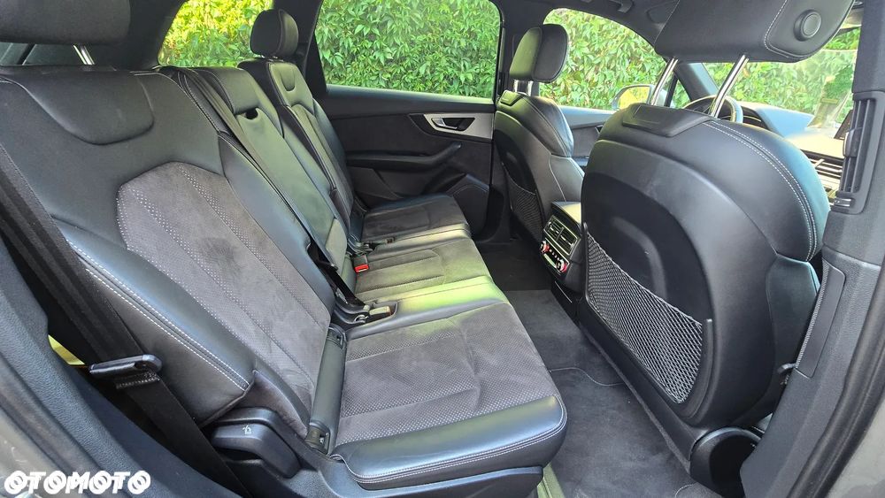 Audi Q7 - 11
