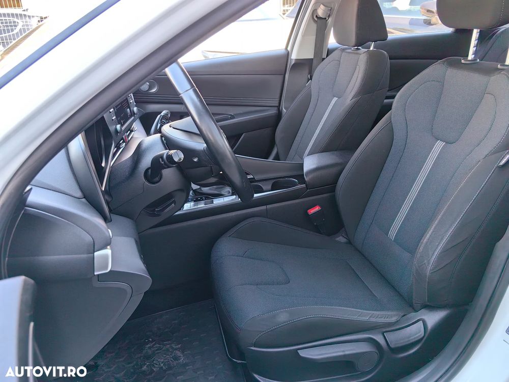 Hyundai Elantra 1.6 l 123 CP CVT Comfort - 14