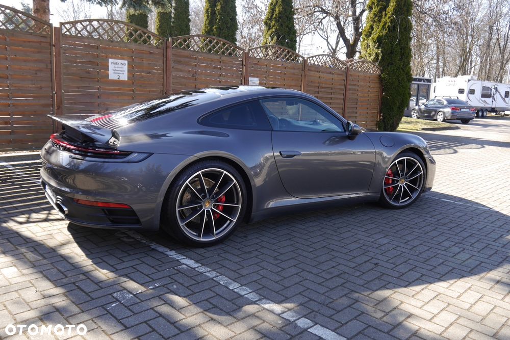 Porsche 911 Carrera 4S - 8