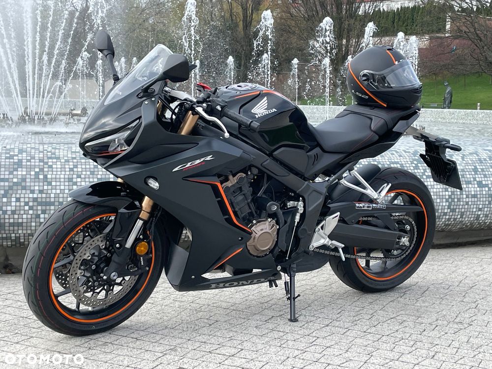 Honda CBR - 1