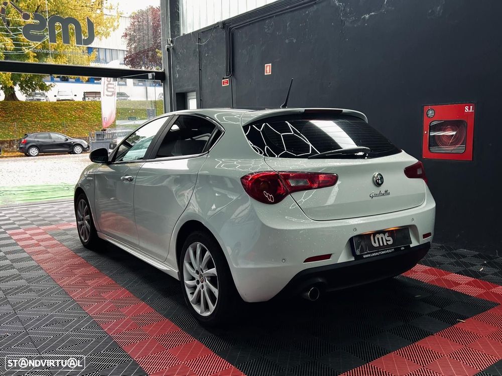 Alfa Romeo Giulietta 1.6 JTDm Distinctive - 13