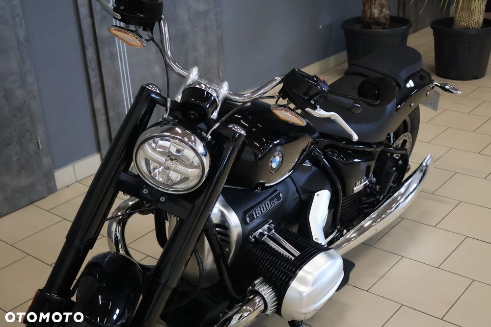 BMW R - 1