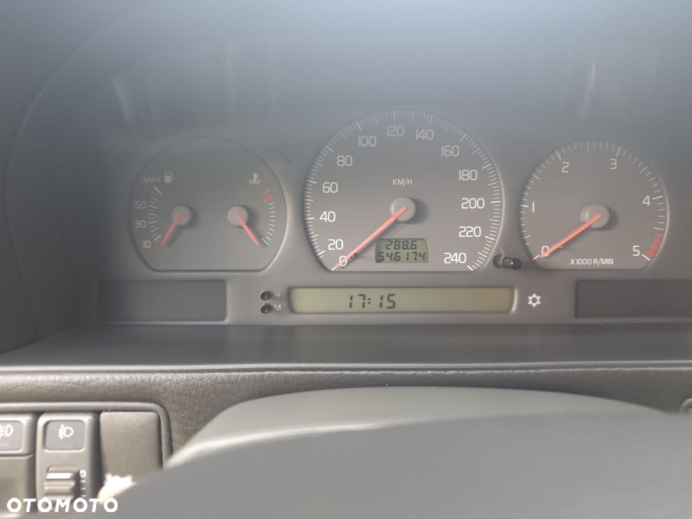 Volvo V70 2000 photo 2