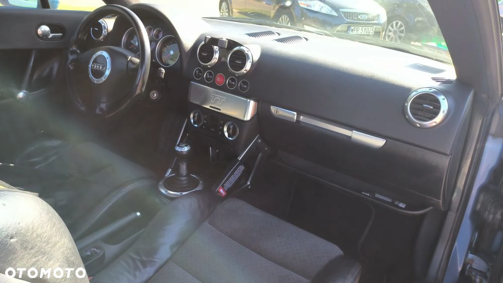 Audi TT Coupé 1.8T - 17