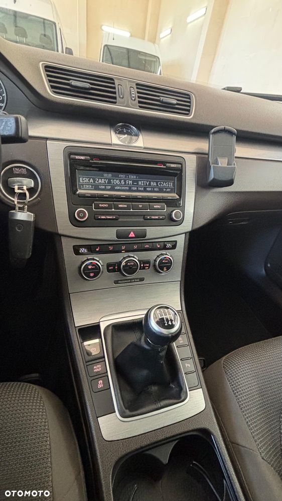 Volkswagen Passat 1.6 TDI BlueMotion Technology Highline - 16