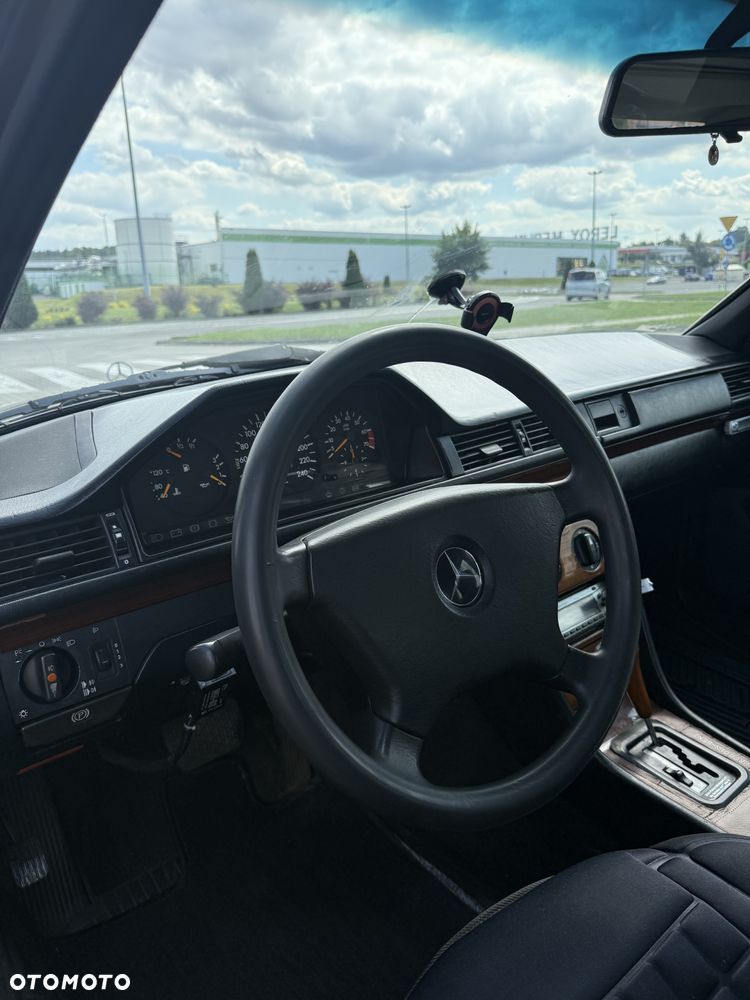 Mercedes-Benz W124 (1984-1993) - 11