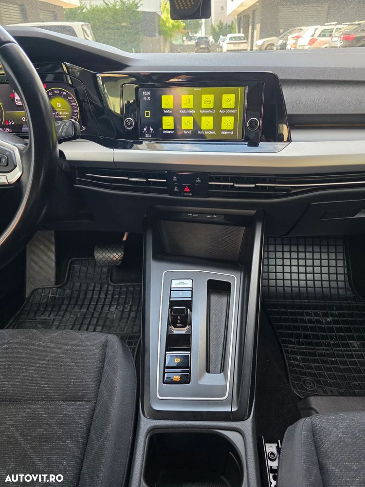 Volkswagen Golf 1.5 eTSI ACT DSG MHEV Life - 23