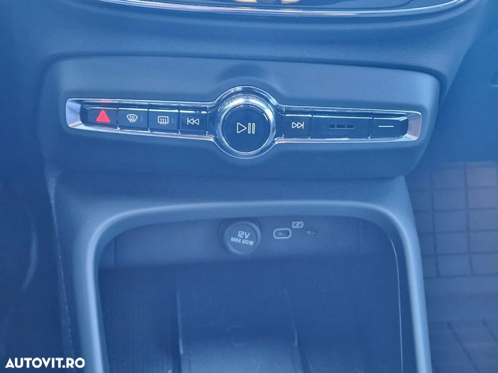 Volvo C40 Recharge Twin Motor AWD Plus - 26