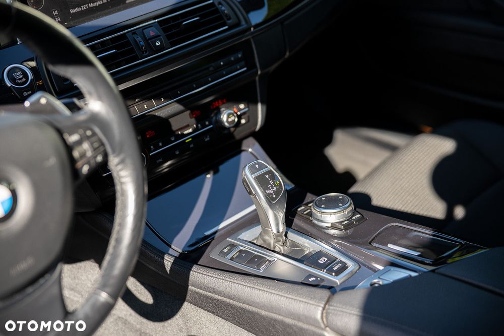 BMW Seria 5 525d - 16