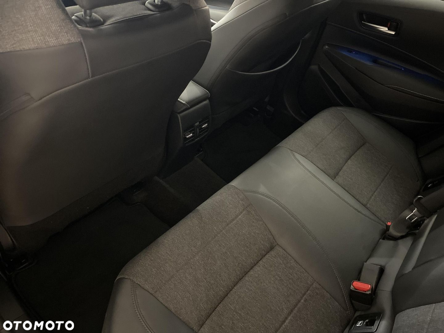 Toyota Corolla - 10