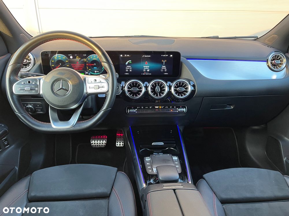 Mercedes-Benz GLA 250e AMG Line - 11