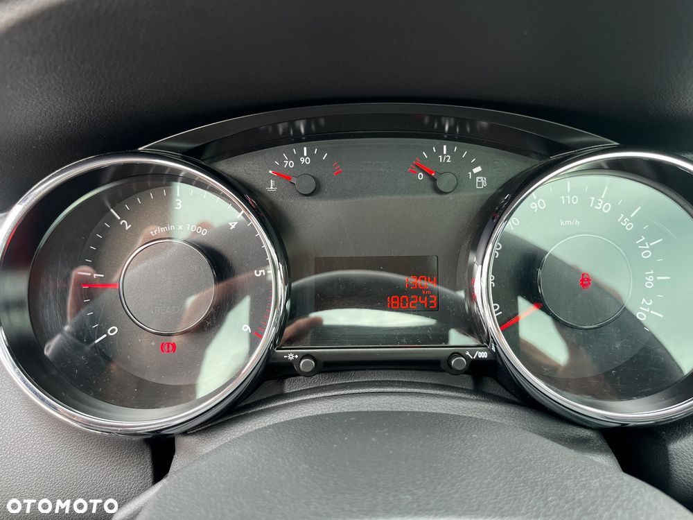 Peugeot 5008 2.0 HDi Allure - 21
