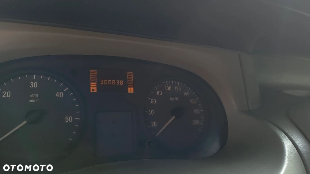 Opel Vivaro - 16
