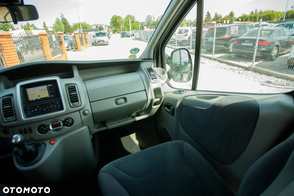 Renault Trafic Grand Passenger Black Edition - 30