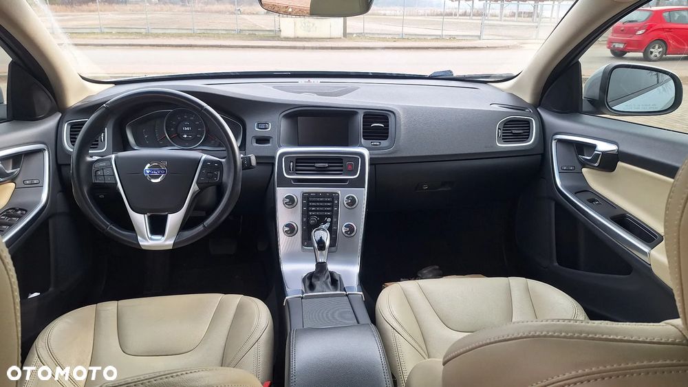Volvo S60 T5 Powershift Momentum - 5