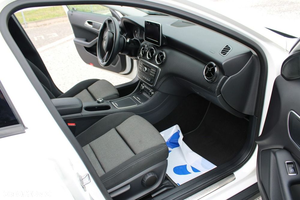 Mercedes-Benz GLA - 30
