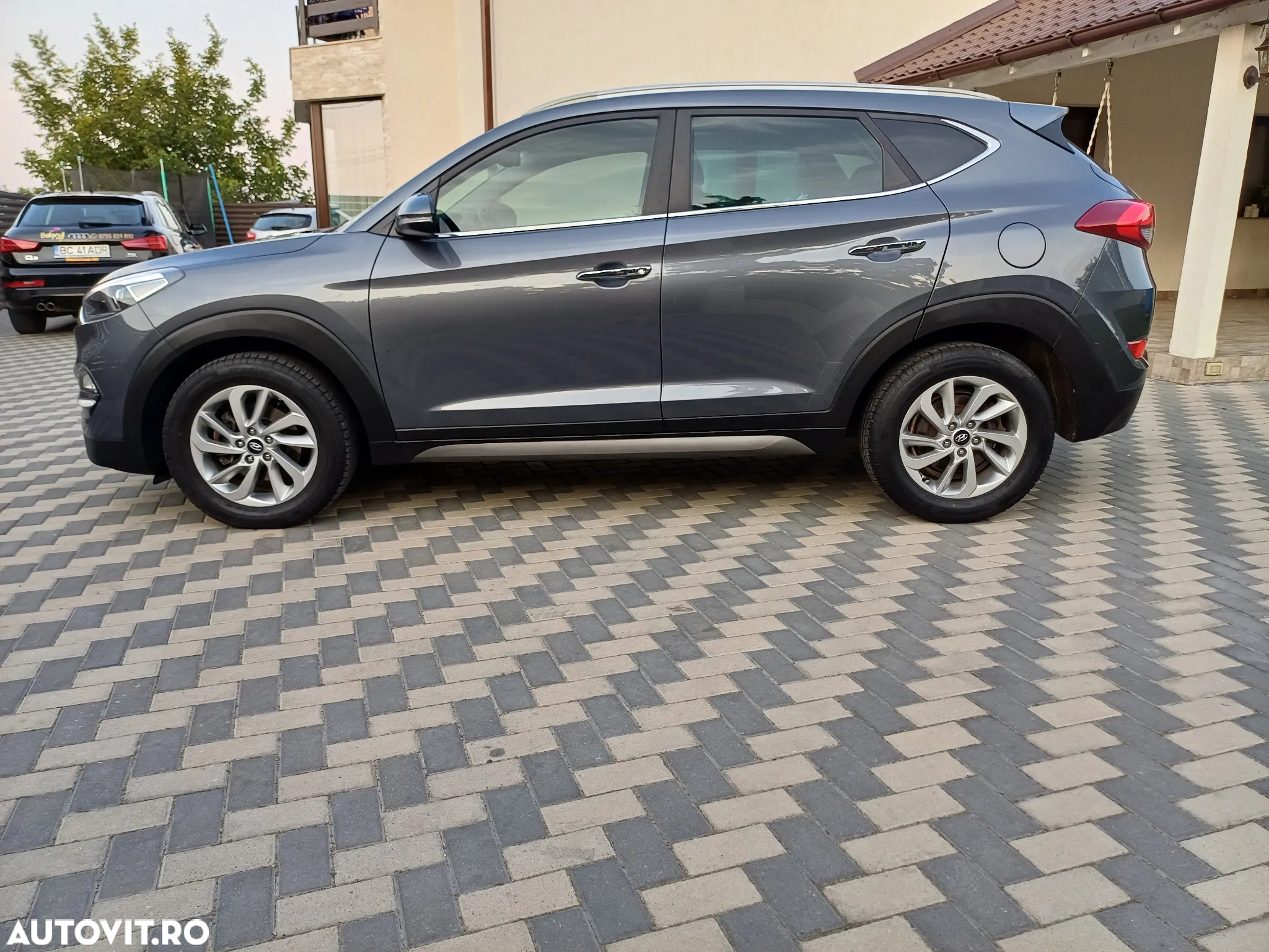 Hyundai Tucson blue 1.7 CRDi 2WD DCT Premium - 8