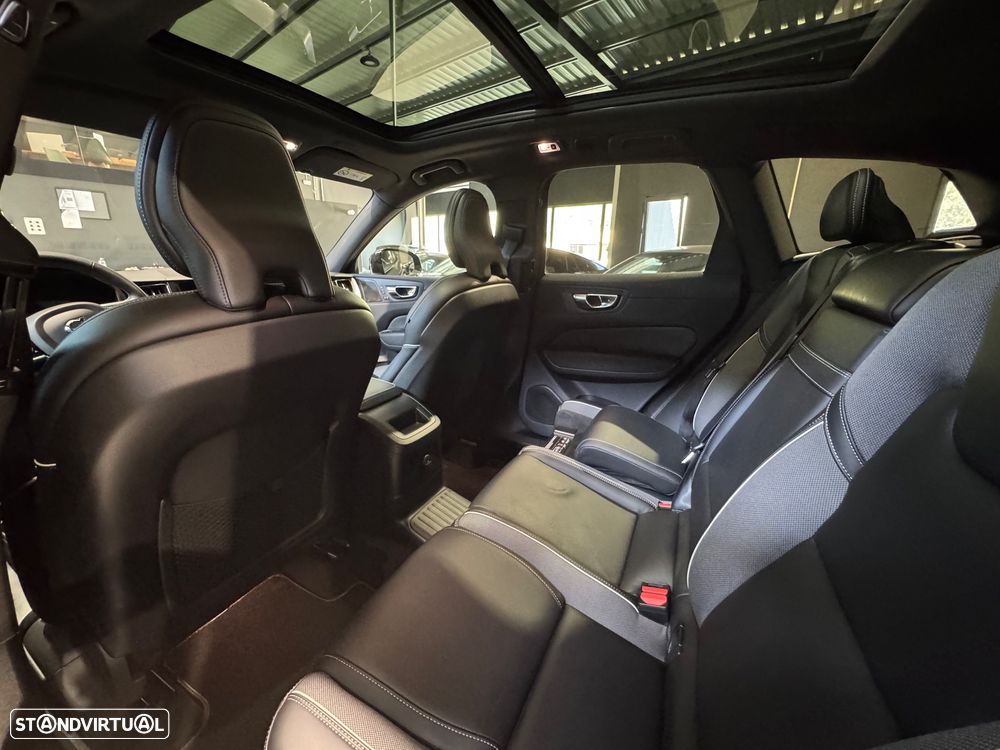 Volvo XC 60 2.0 T6 PHEV R-Design AWD - 23