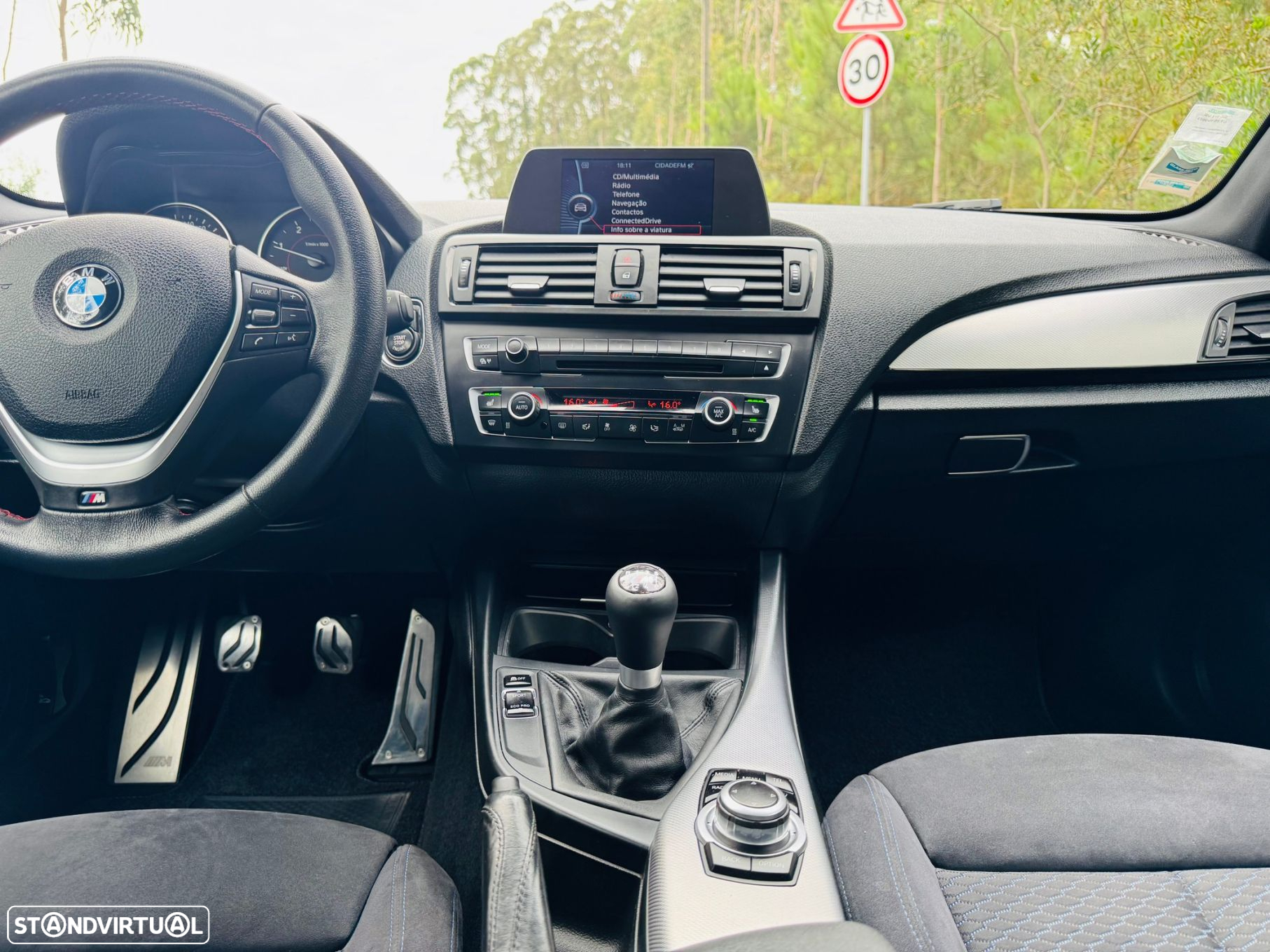 BMW 118 d Pack M - 29