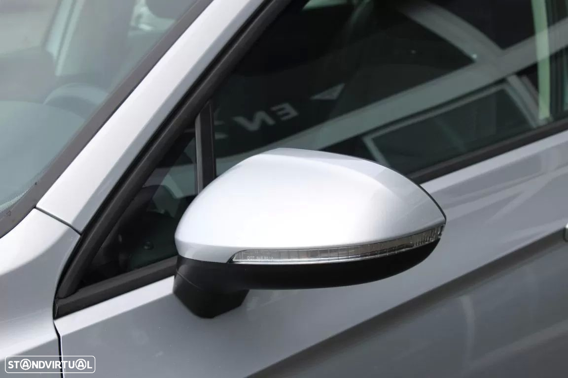 VW Passat 2.0 TDI Elegance - 42