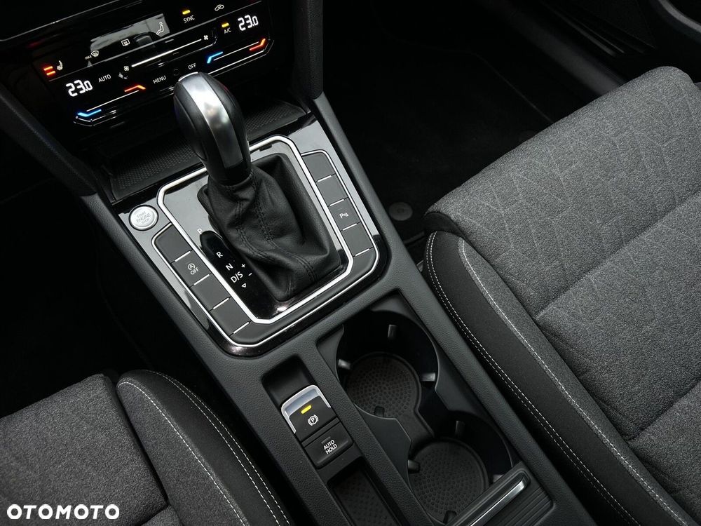 Volkswagen Passat Variant - 18