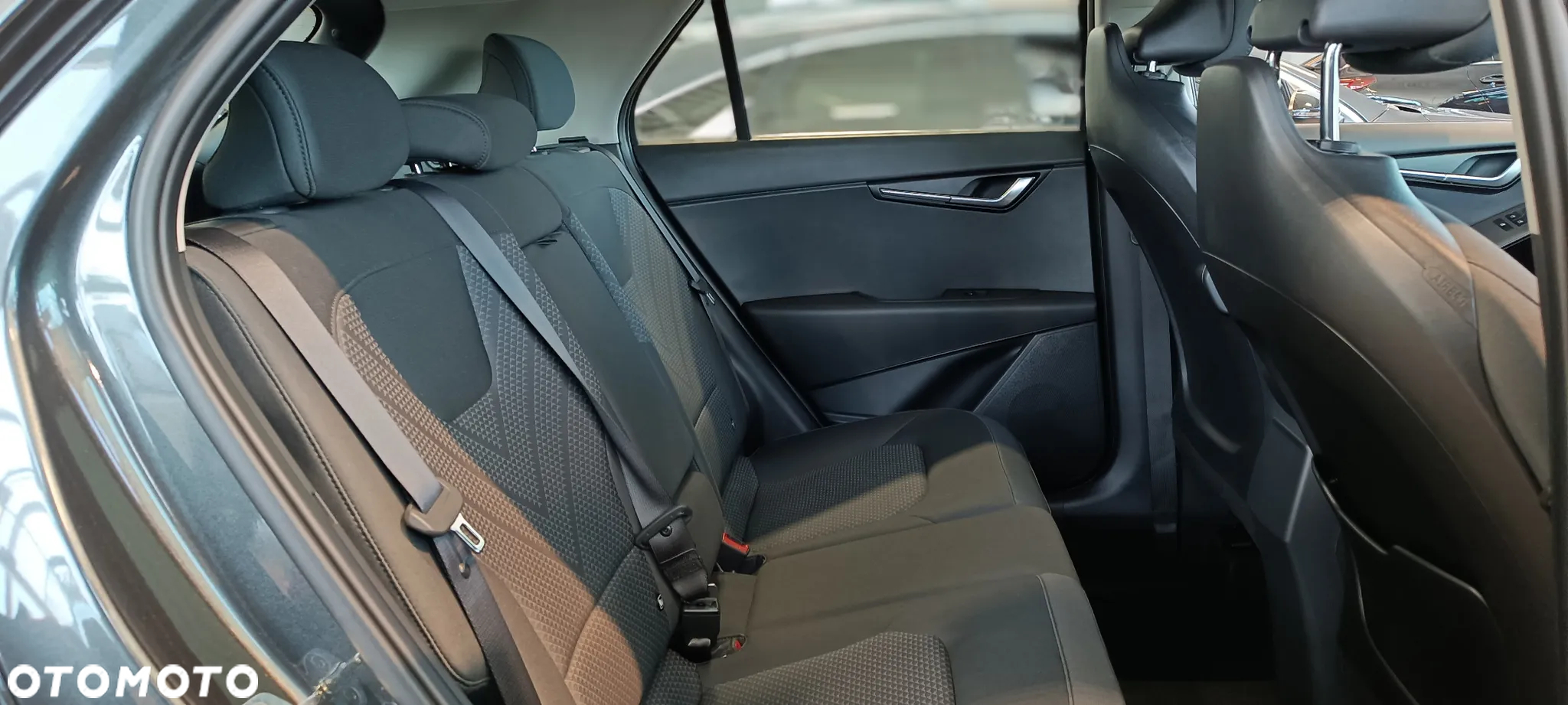 Kia Niro 1.6 GDI Hybrid M - 14