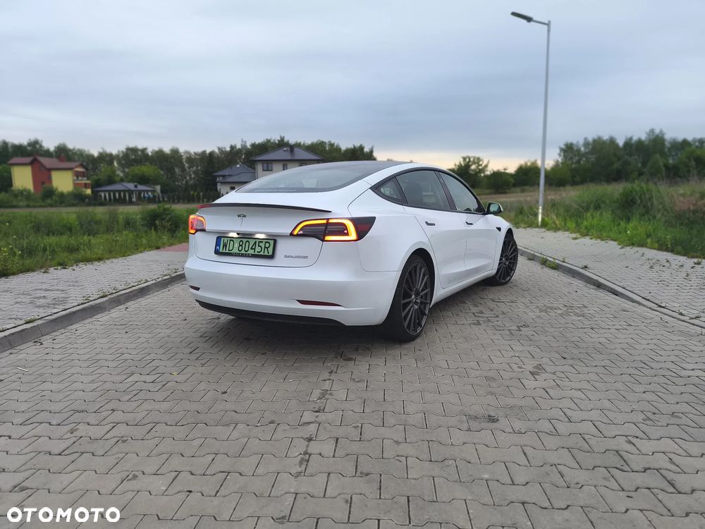 Tesla Model 3 - 12