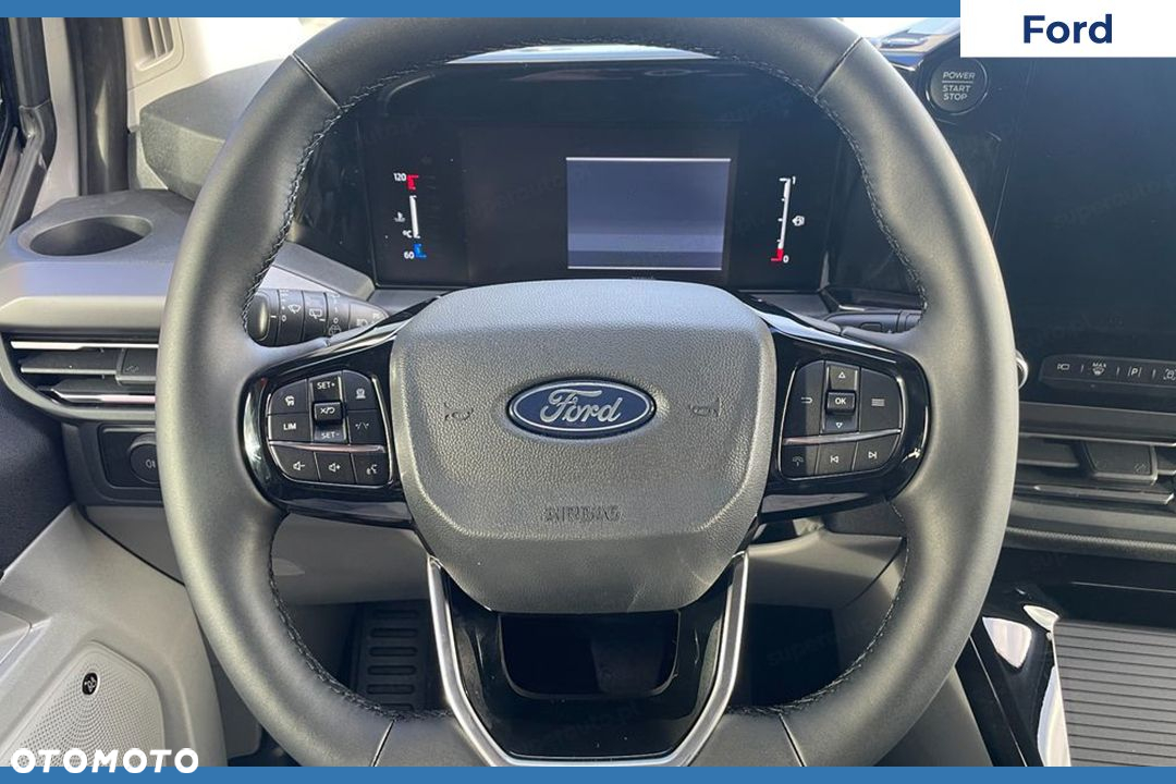 Ford Tourneo Custom - 8