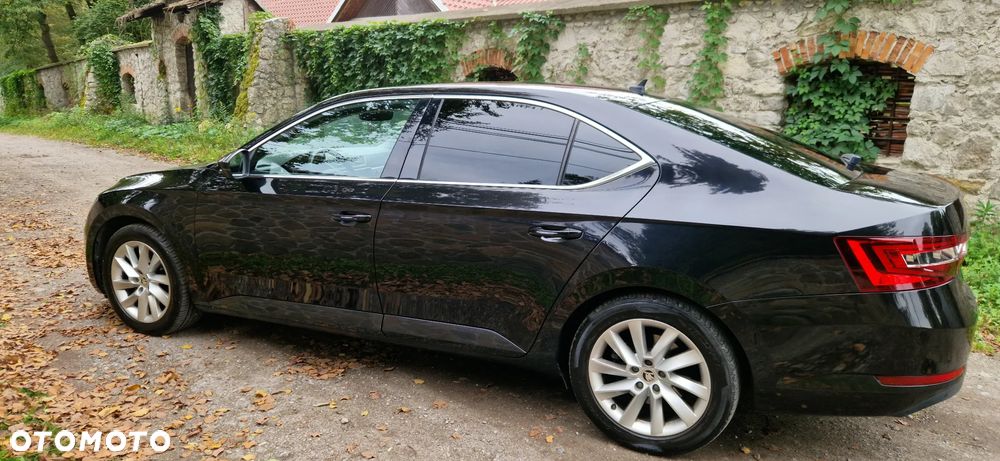 Skoda Superb 1.6 TDI Style DSG - 4