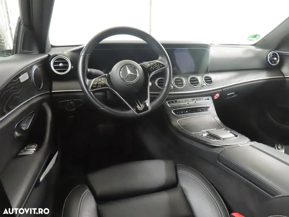 Mercedes-Benz E 200 9G-TRONIC - 3