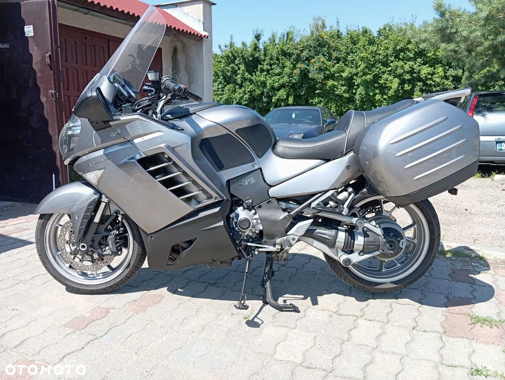 Kawasaki GTR - 10