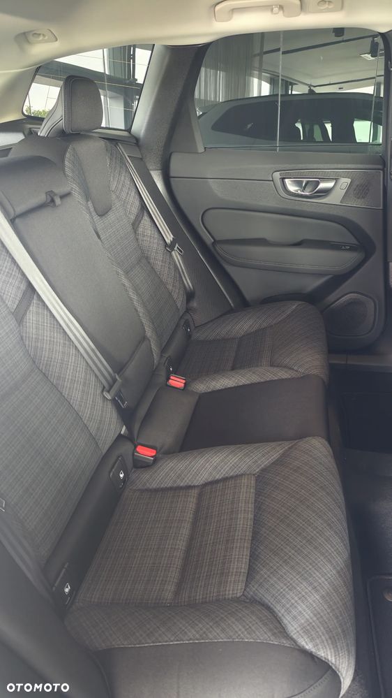 Volvo XC 60 B5 B AWD Core - 8