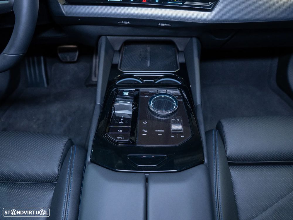 BMW 530 e Pack Desportivo M - 14