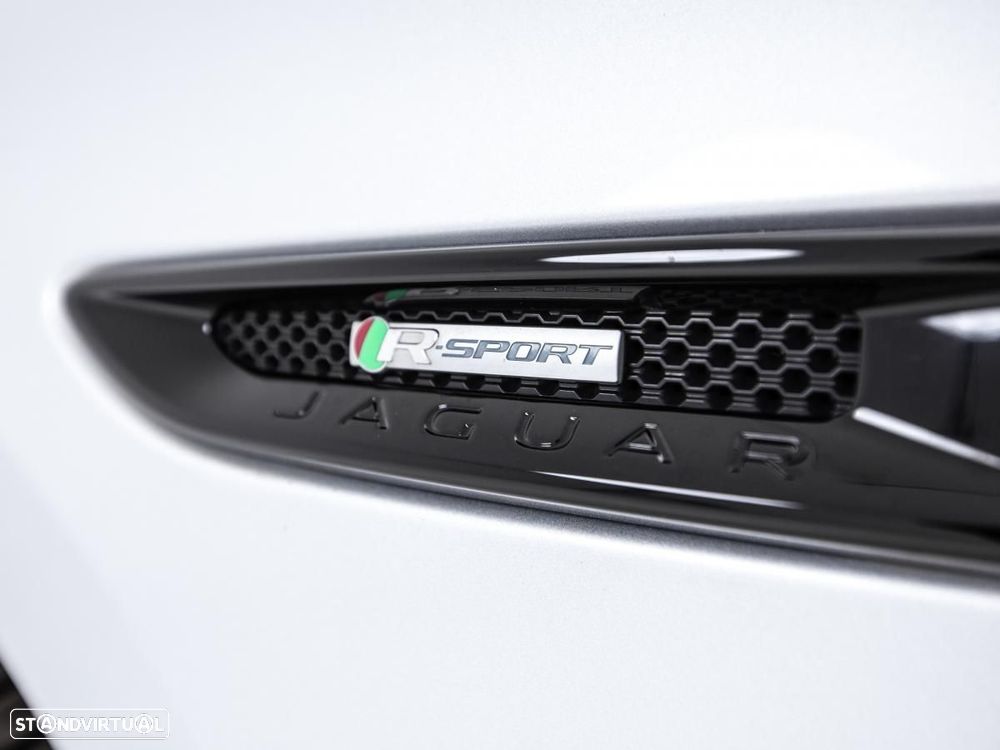 Jaguar F-Pace - 15