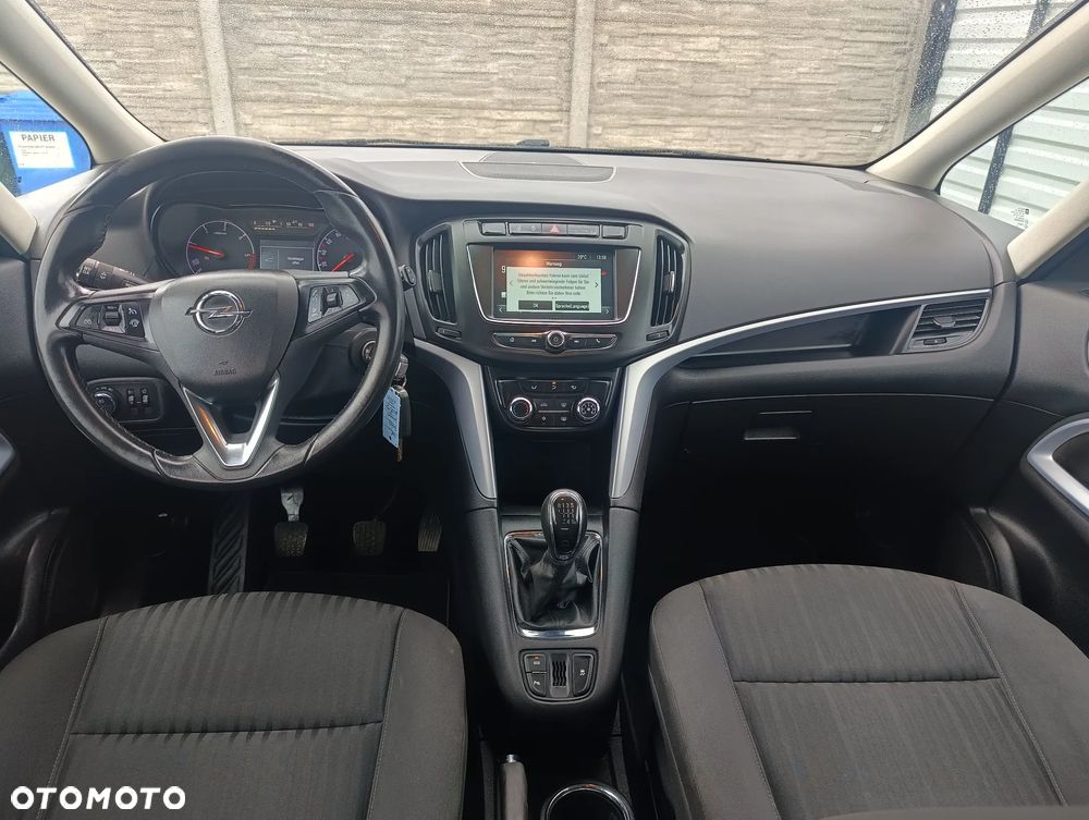 Opel Zafira - 18