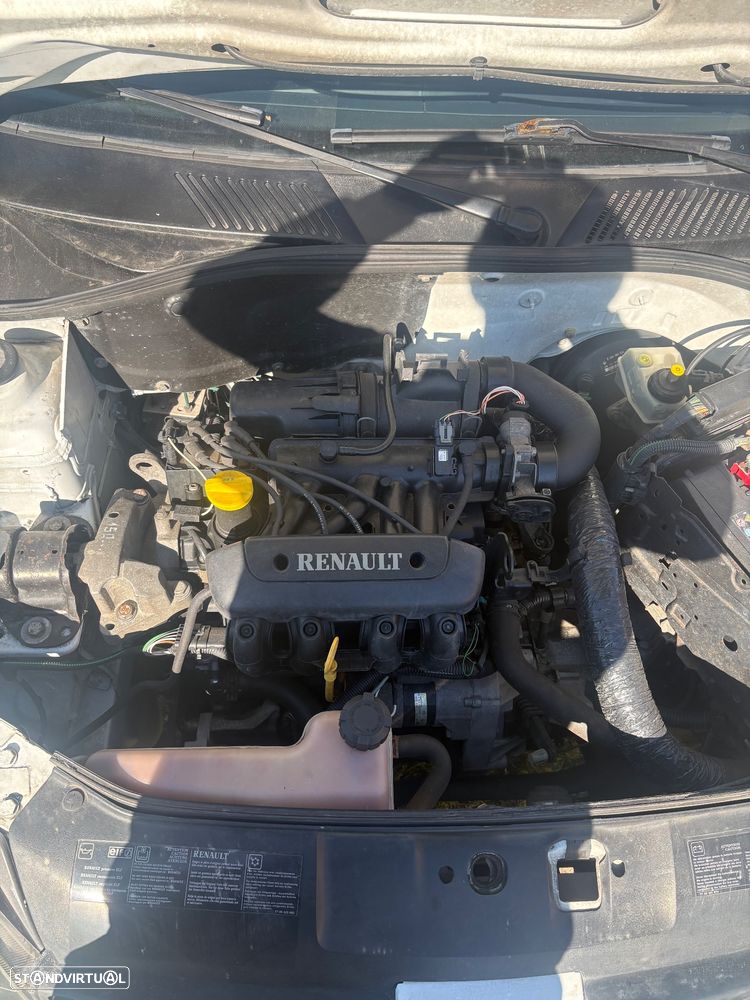 Renault Clio - 8