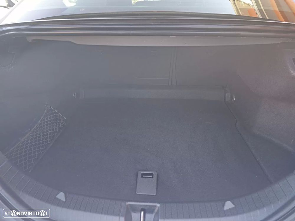 Mercedes-Benz CLA 180 d Urban - 12