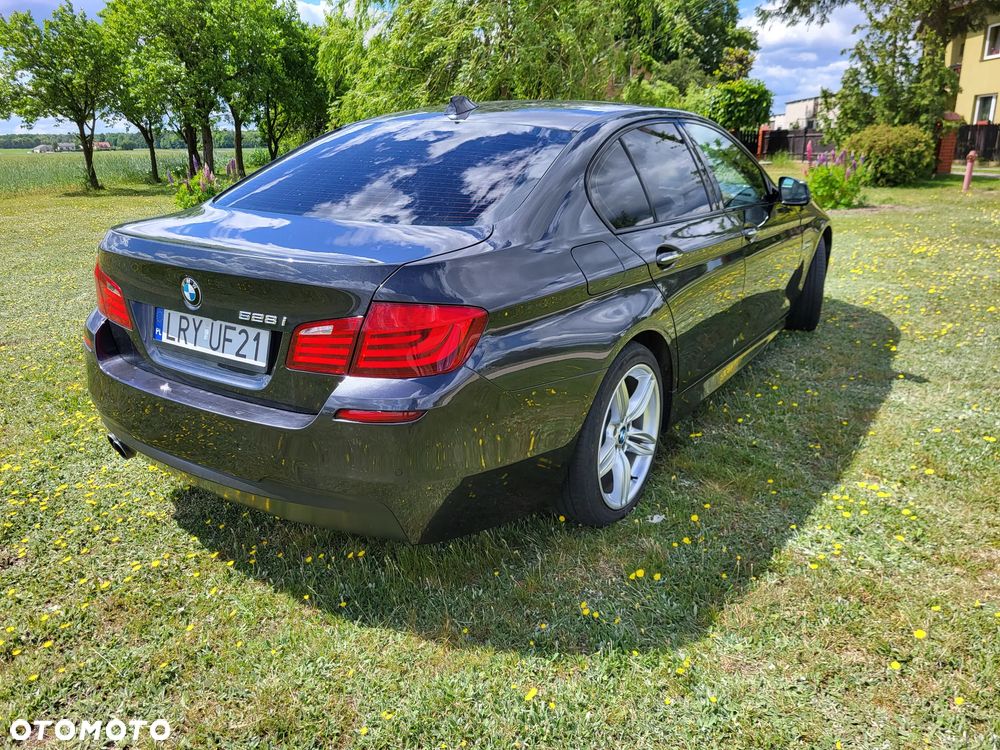BMW Seria 5 528i - 12