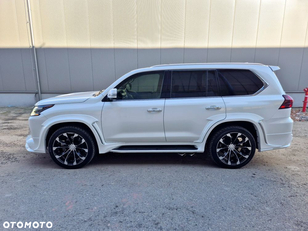 Lexus LX 570 Omotenashi - 32