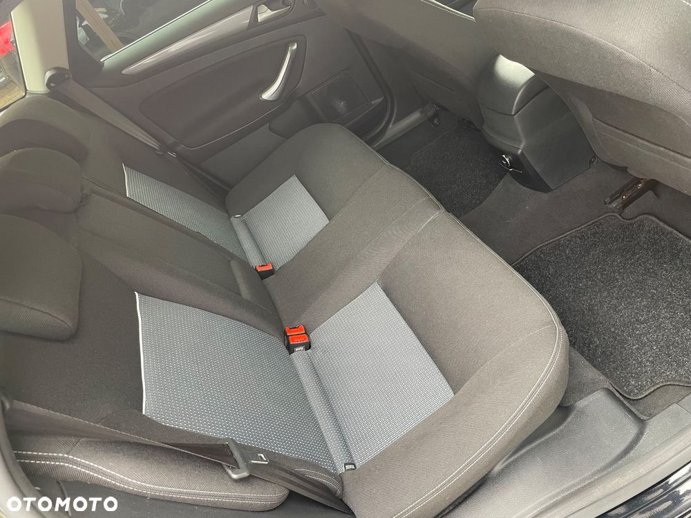 Ford Mondeo - 27