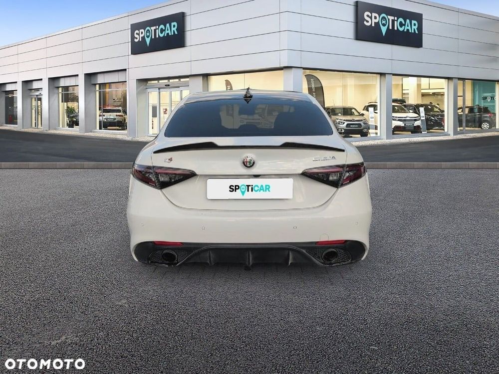 Alfa Romeo Giulia 2.0 Turbo 16V AT8-Q4 Ti - 5