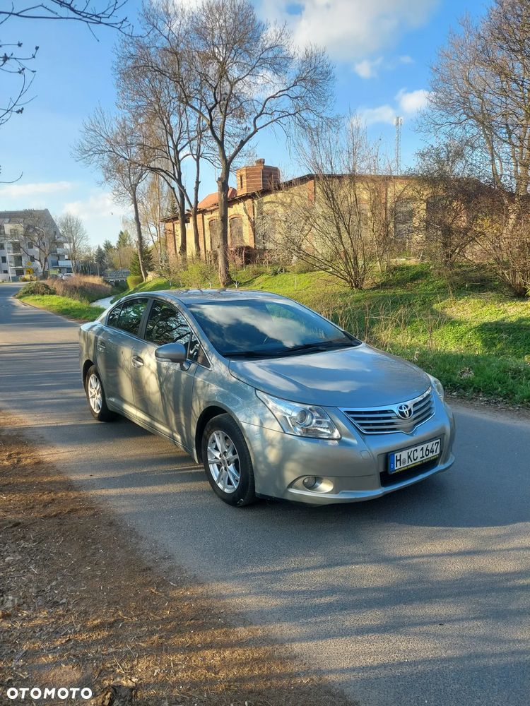 Toyota Avensis 1.6 Sol - 1