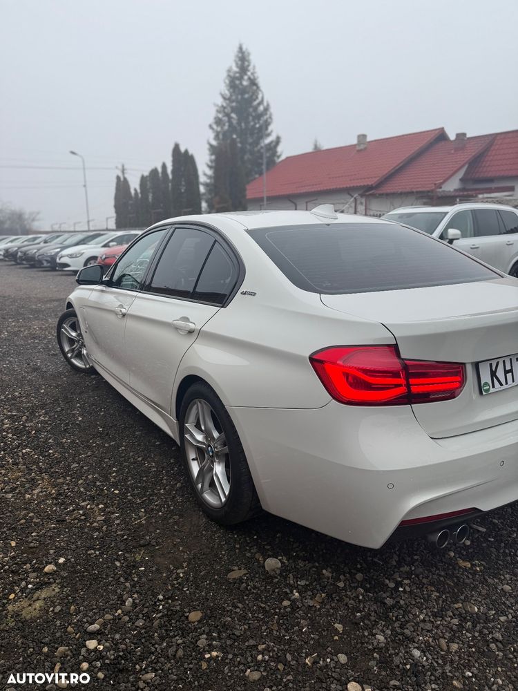 BMW Seria 3 330e iPerformance M Sport - 9