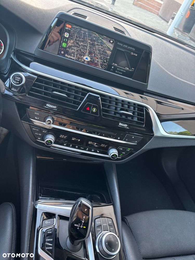 BMW Seria 5 518d Sport Line - 7
