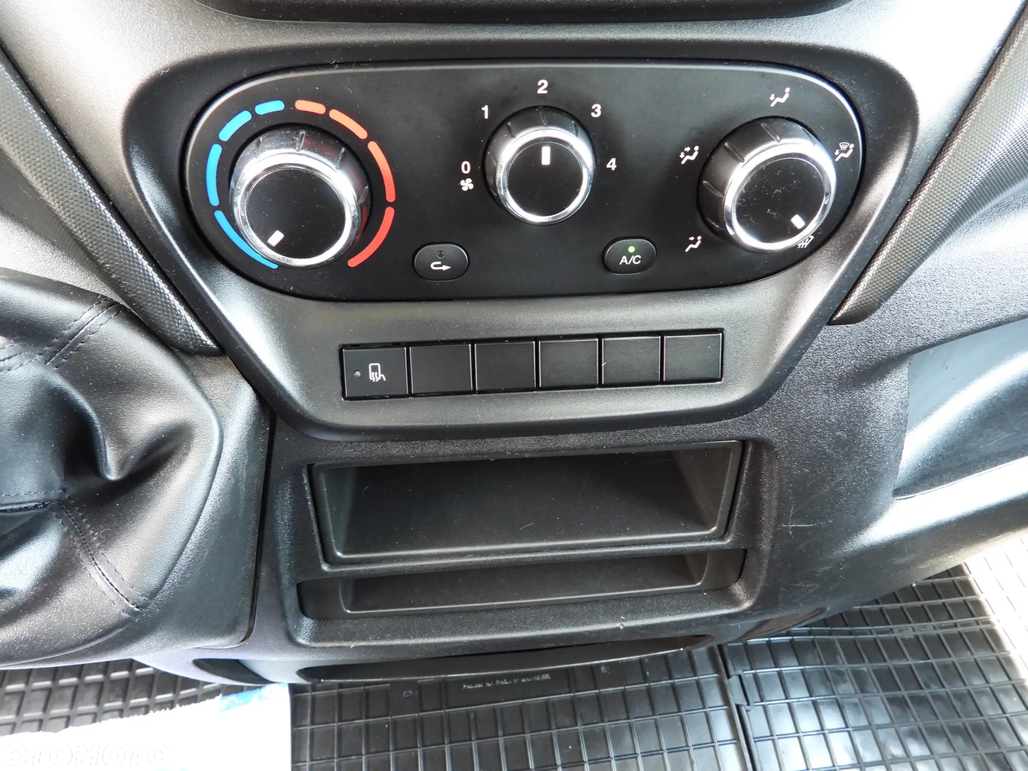 Iveco DAILY 35C15 WYWROTKA TEMPOMAT BLIŹNIACZE KOŁA KLIMATYZACJA 150KM [ 573517 ] - 35