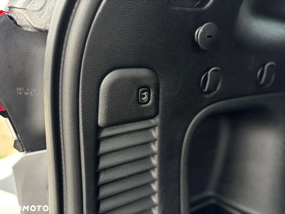 Jeep Grand Cherokee - 30