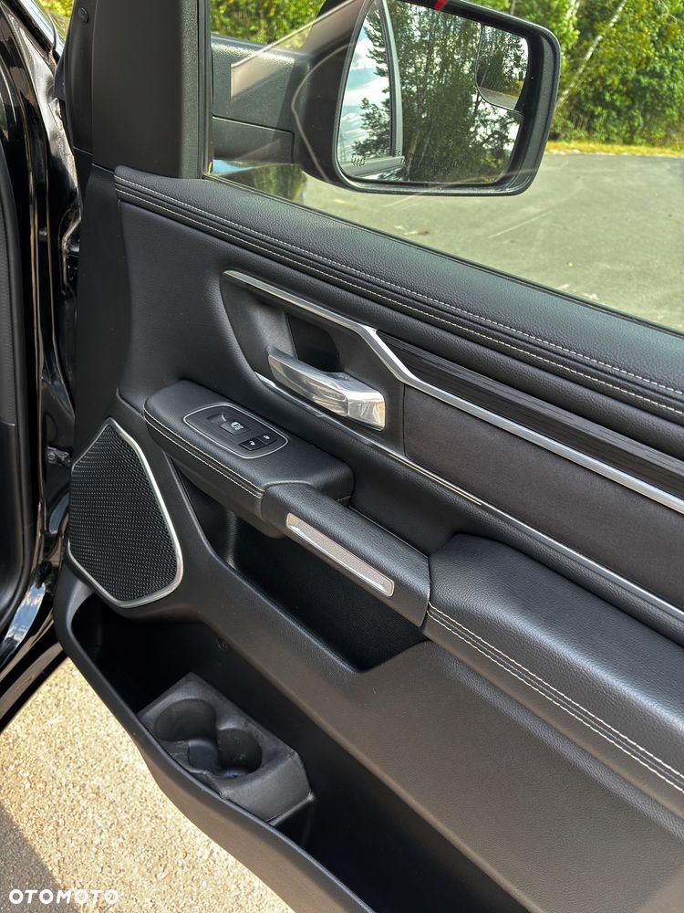RAM 1500 5.7 eTorque Quad Cab Longbed Laramie Black - 22