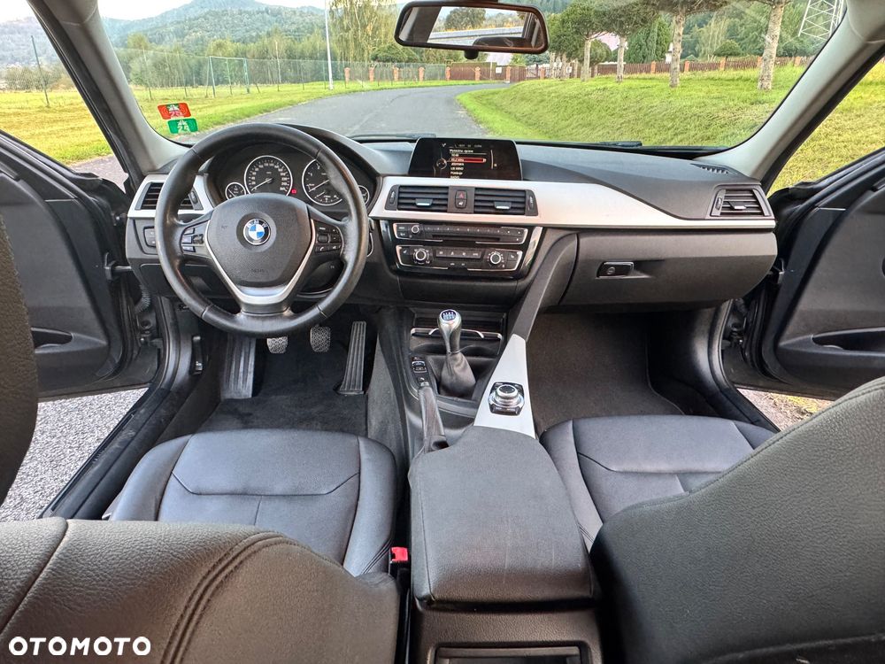 BMW Seria 3 318d Touring Luxury Line - 24