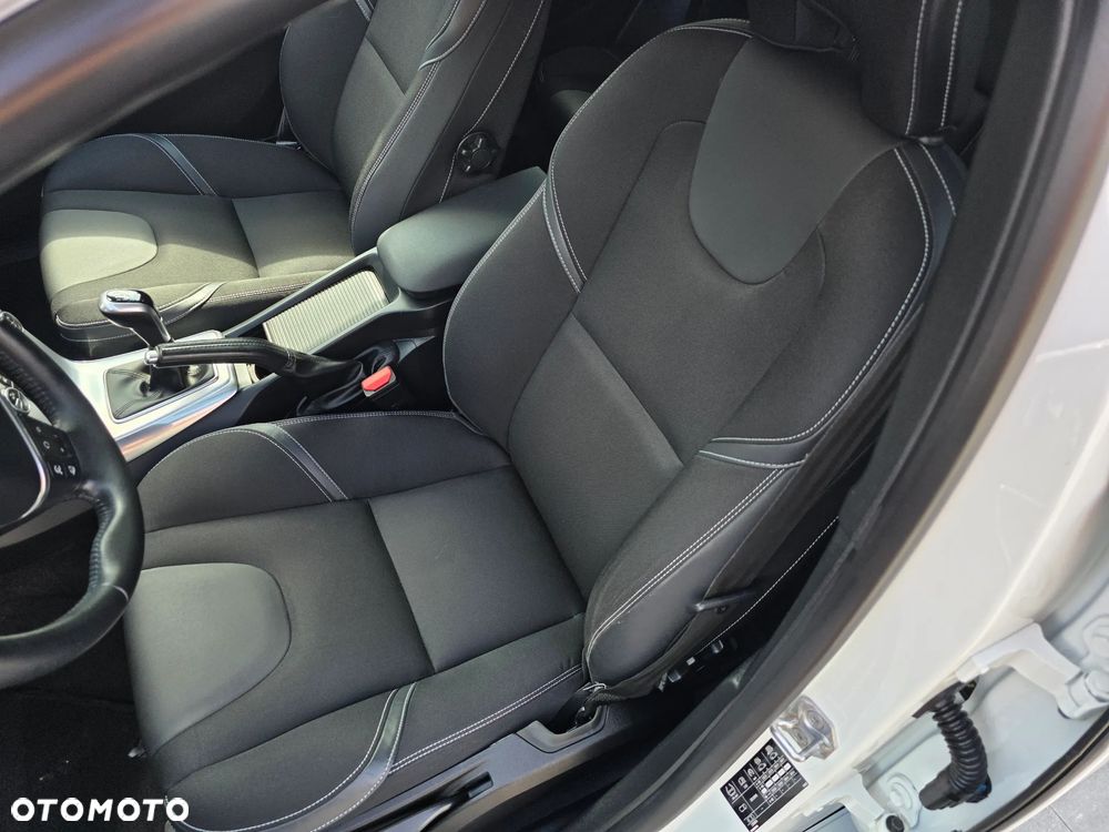 Volvo V40 D3 Momentum - 17